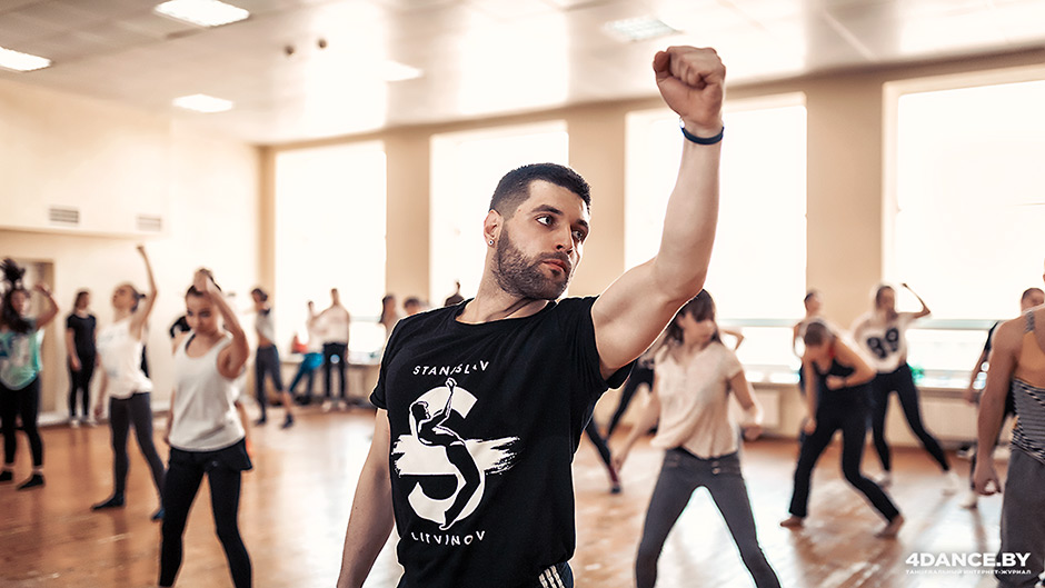 Участник шоу «Танцы на ТНТ» Стас Литвинов